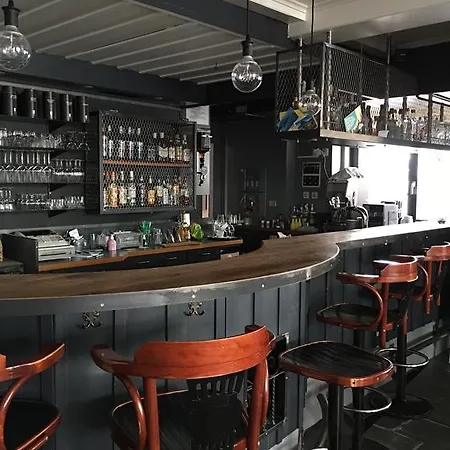 Szálloda Bed & Bar No.8 - Adults Only Interlaken