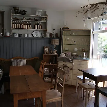 Bed & Bar No.8 - Adults Only فندق