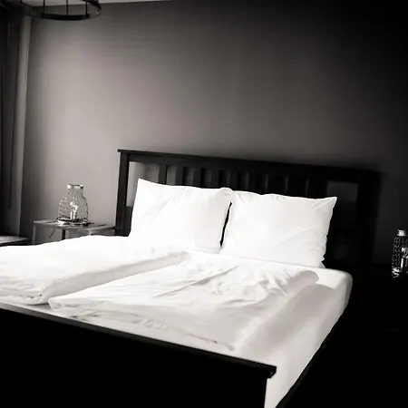 Bed & Bar No.8 - Adults Only