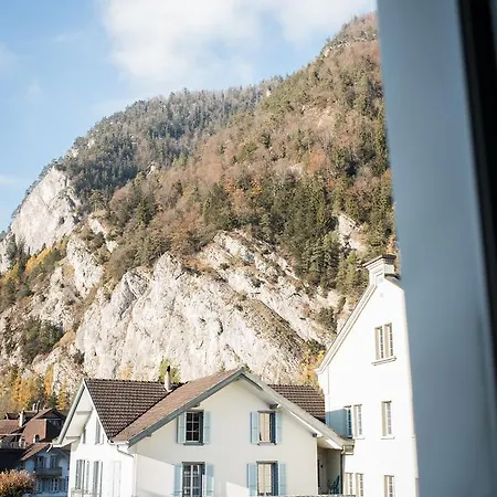 Bed & Bar No.8 - Adults Only إنترلاكن