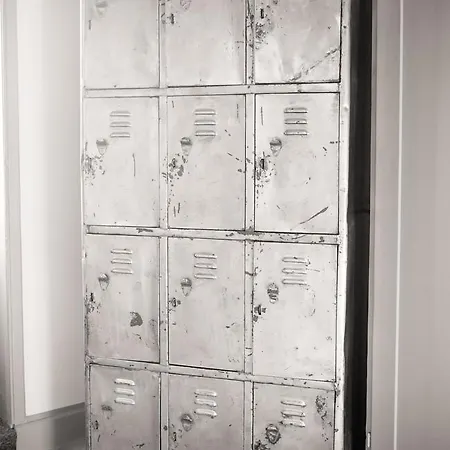 Bed & Bar No.8 - Adults Only 2* إنترلاكن