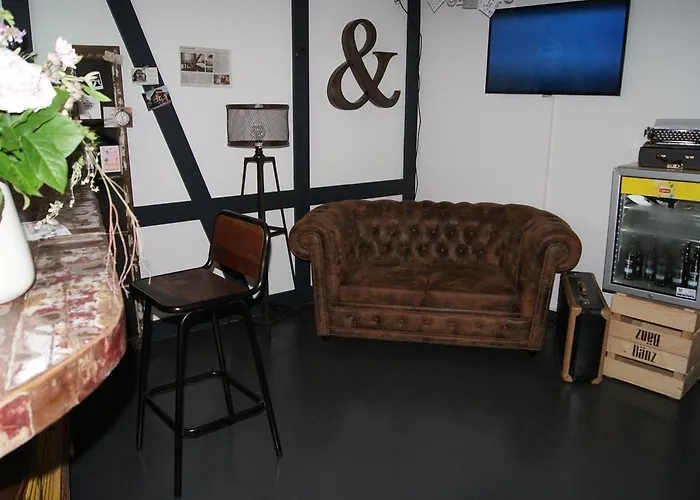 酒店 Bed & Bar No.8 - Adults Only 2*