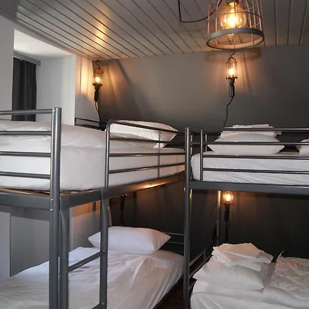 Bed & Bar No.8 - Adults Only Otel Interlaken
