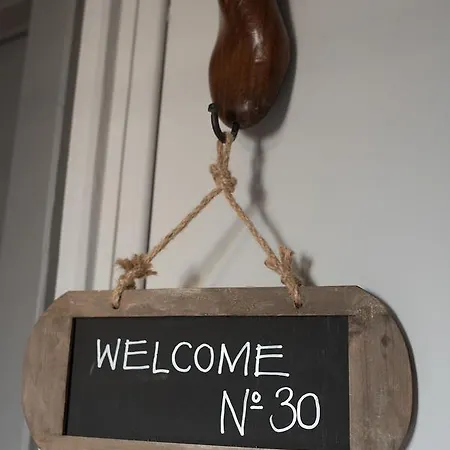Bed & Bar No.8 - Adults Only Otel