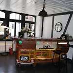 Bed & Bar No.8 - Adults Only